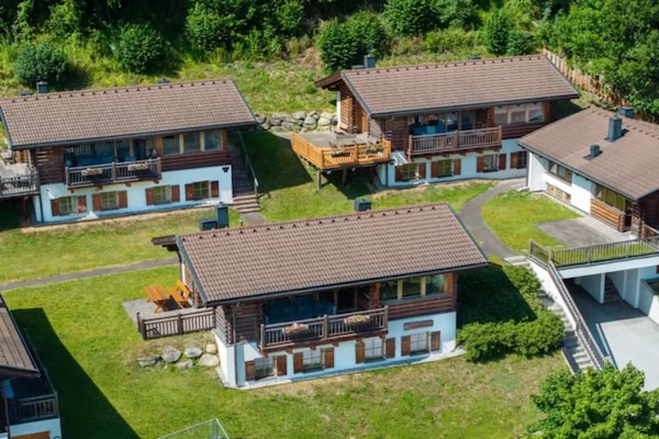 10-persoons chalet aan de piste in centrum Wald-Königsleiten - thumbnail 1