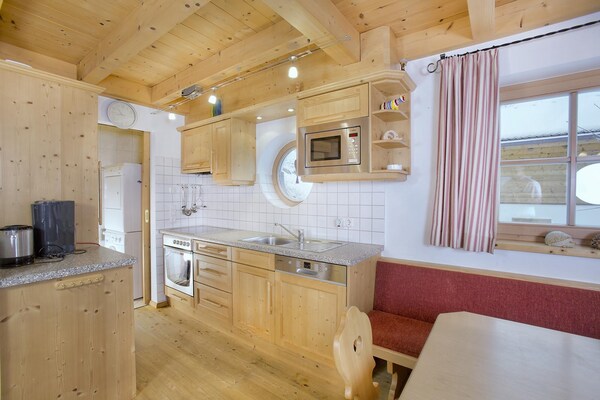 Ruim 5-slaapkamer chalet met sauna, vlakbij Zillertal Arena - thumbnail 3