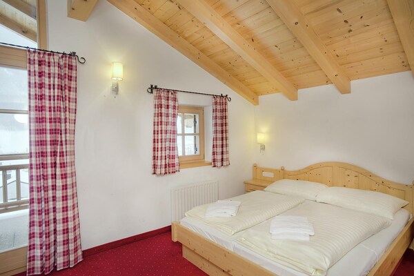 Ruim 5-slaapkamer chalet met sauna, vlakbij Zillertal Arena - thumbnail 4