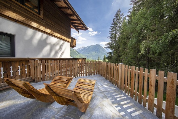 Chalet Larmkogel: Luxe aan de piste met sauna in Neukirchen - thumbnail 1