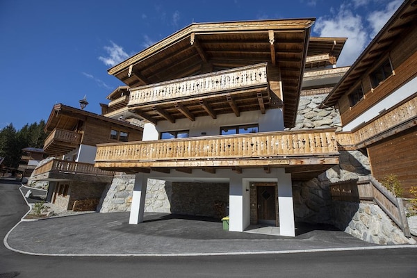 Aan de piste: Luxe Nationalpark Chalet Säulspitze in Neukirchen - thumbnail 1
