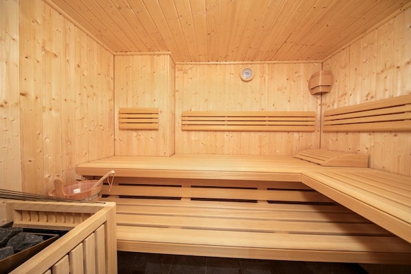 8-persoons chalet aan de piste in Neukirchen (3) - thumbnail 2