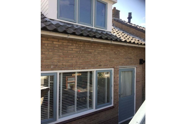 Gezellig appartement in hartje Egmond aan Zee, 300m van het strand - thumbnail 1
