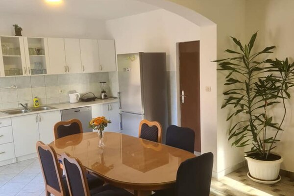 Ruim 3-slaapkamer appartement met terras nabij Zadar - thumbnail 5