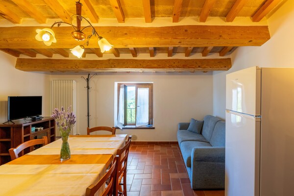 Authentieke boerderijwoning met panoramisch uitzicht bij Cagli - thumbnail 2