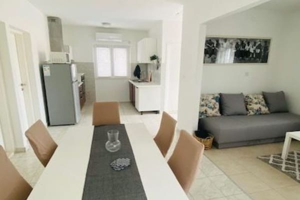 Sfeervolle villa studio in het hart van Milna op Brač - thumbnail 3