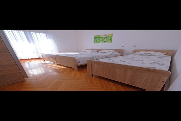 Penthouse Stella: Luxe driekamerappartement met balkon, jacuzzi & spa in Pula - thumbnail 1