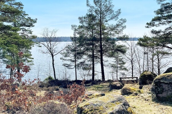 Rustiek vakantiehuis in Holmsjö nabij meren en natuur - thumbnail 4