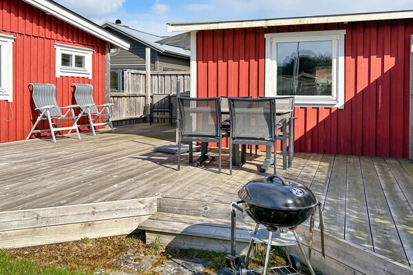 Op 800 m van zee: Charmant vakantiehuis in Laholm voor 6 personen - thumbnail 2