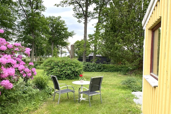 Knus vakantiehuis aan het water op Svärtinge Udde - thumbnail 2