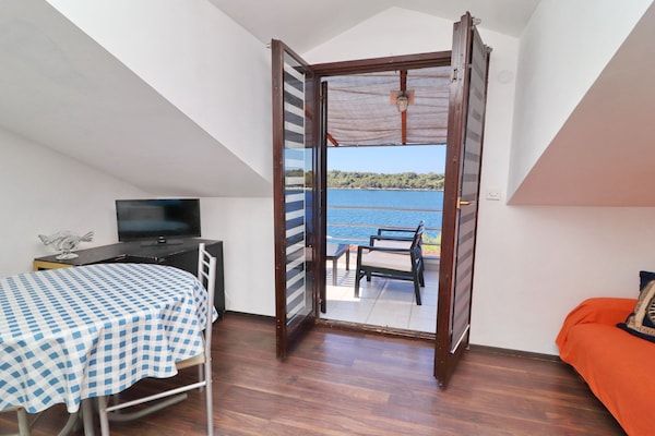 Appartement aan zee met terras en zeezicht op Korčula | 4 personen - thumbnail 2