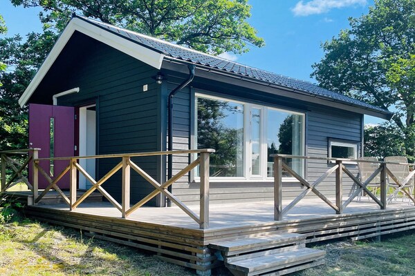 Nieuw vakantiehuisje bij Nösund met eigen terras en gratis WiFi - thumbnail 1