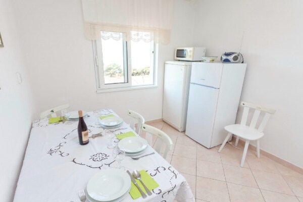 Aan het strand: Ruim appartement met zeezicht in Podgora · 4 pers. - thumbnail 4