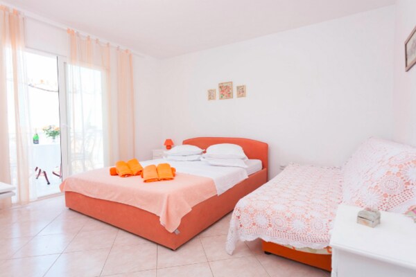 Rustiek appartement voor 8 met terras en zeezicht in Podgora - thumbnail 3