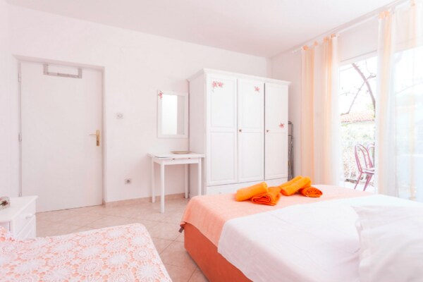 Rustiek appartement voor 8 met terras en zeezicht in Podgora - thumbnail 5