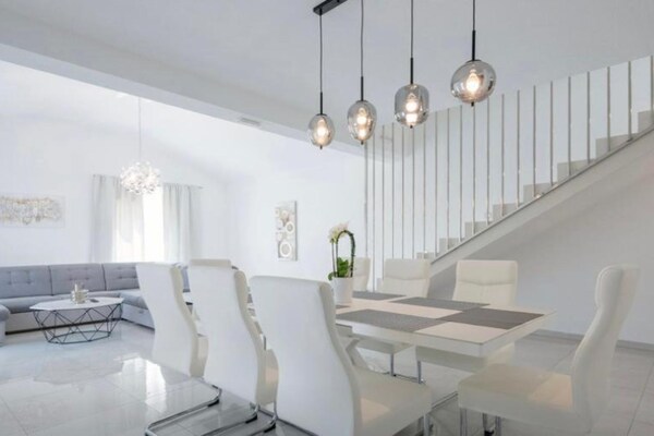 Villa Rest for the Soul: Ruim vakantiehuis voor 10 personen in Zmijavci - thumbnail 5