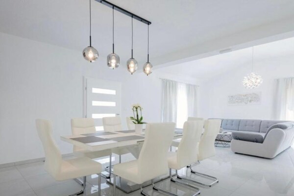 Villa Rest for the Soul: Ruim vakantiehuis voor 10 personen in Zmijavci - thumbnail 6