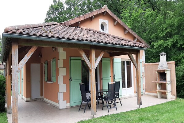 Vrijstaand vakantiehuis met wellness, tuin en bbq op het Franse platteland - thumbnail 6
