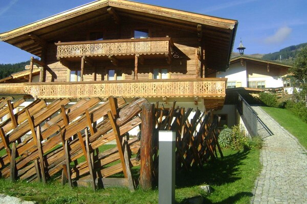Knus appartement in Mittersill met zichtbare houten dakconstructie - thumbnail 3