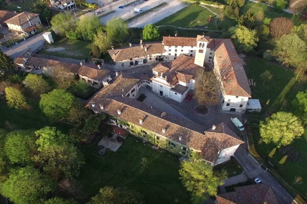 Authentiek stenen huisje in Strassoldo met privétuin bij kasteel - thumbnail 2