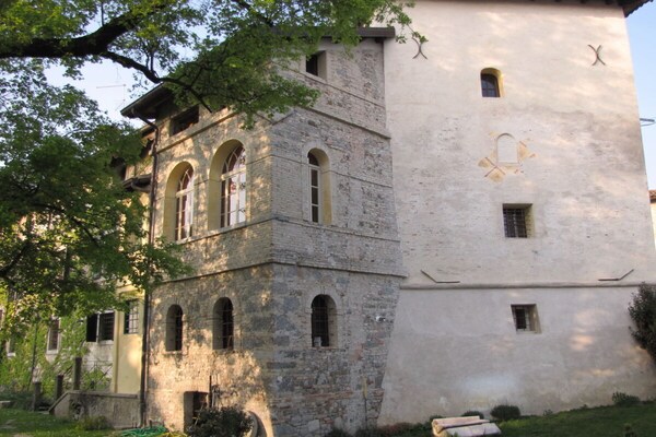 Historische torenvilla met kasteelpark in Friuli, Italië - thumbnail 3