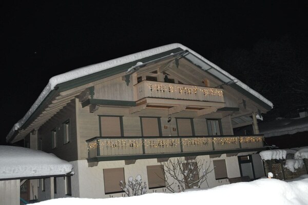 Ruim vakantiehuis in Ruhpolding, 1,5 km van de skilift - thumbnail 1
