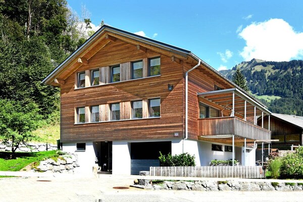 Vrijstaand vakantiehuis in hartje Bregenzerwald voor 8 personen - thumbnail 3