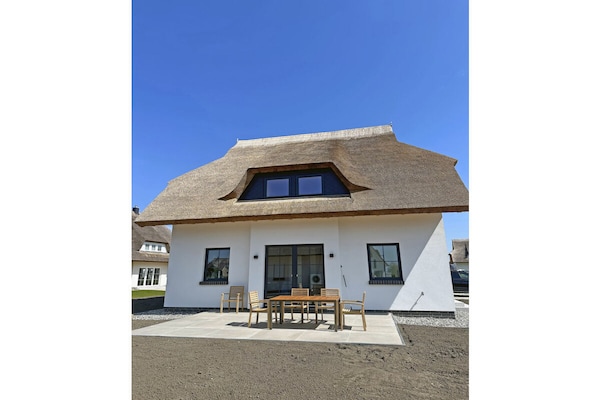 Rieten droom aan de Oostzee: Vakantiehuis met sauna op 500m van het strand - thumbnail 2