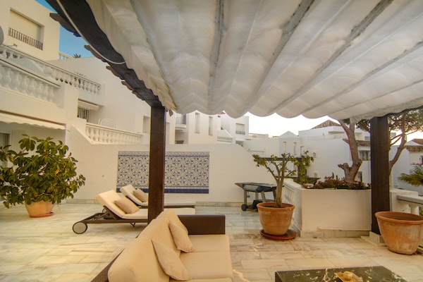 Ruim vakantiehuis met 3 slaapkamers direct aan het strand in Marbella - thumbnail 3