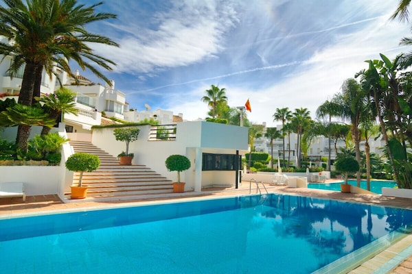 Ruim vakantiehuis met 3 slaapkamers direct aan het strand in Marbella - thumbnail 4