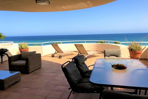 Strandvilla met 3 terrassen en zeezicht in Estepona - thumbnail 4