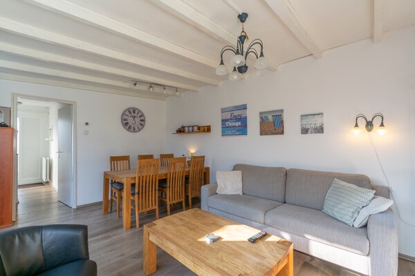 Vrijstaande bungalow met omheinde tuin, 4 km van strand Sint Maartenszee - thumbnail 3