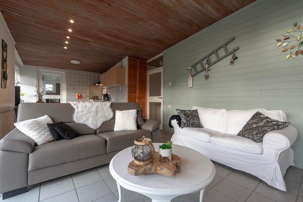 Knusse strandbungalow met omheinde tuin nabij Sint Maartenszee - thumbnail 2