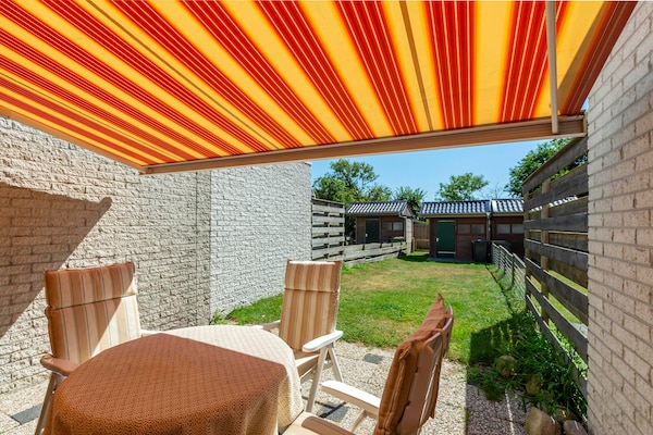 Vrijstaand vakantiehuis in Callantsoog, 900m van strand met omheinde tuin - thumbnail 4