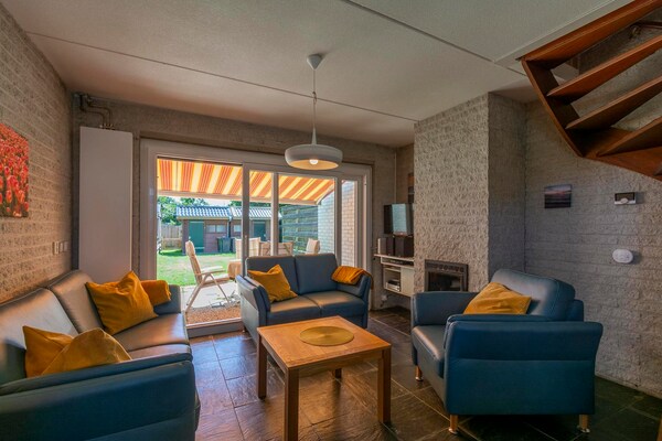 Vrijstaand vakantiehuis in Callantsoog, 900m van strand met omheinde tuin - thumbnail 2