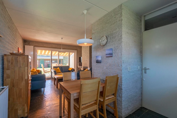 Vrijstaand vakantiehuis in Callantsoog, 900m van strand met omheinde tuin - thumbnail 5