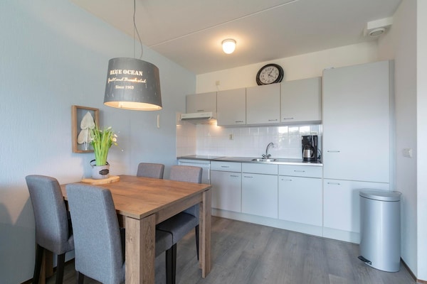 Beach Appartement 11: Gelijkvloers strandappartement met zuidterras in Callantsoog - thumbnail 4