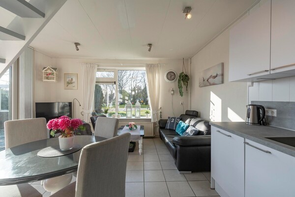 Duinroos: Gezellige bungalow op loopafstand van strand en duinen - thumbnail 4