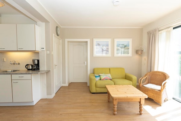 Strandhuys Alikruik: sfeervol appartement in hartje De Koog - thumbnail 6