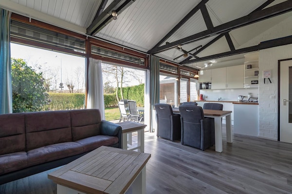 Vrijstaande bungalow op loopafstand van strand Sint Maartenszee - thumbnail 2