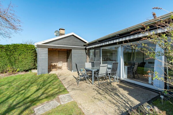 Vrijstaande bungalow op loopafstand van strand Sint Maartenszee - thumbnail 1