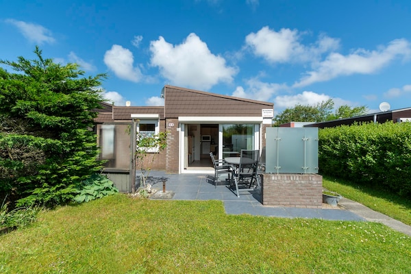 Gezellige bungalow met tuin op loopafstand van strand in Callantsoog - thumbnail 1