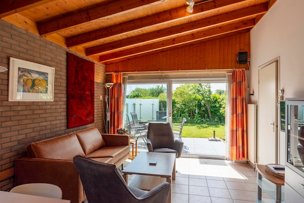 Gezellige bungalow met tuin op loopafstand van strand in Callantsoog - thumbnail 2