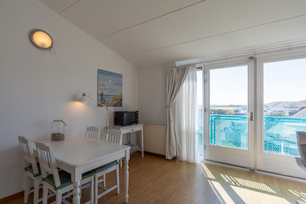 Stijlvol appartement met Frans balkon in Julianadorp aan Zee - thumbnail 5