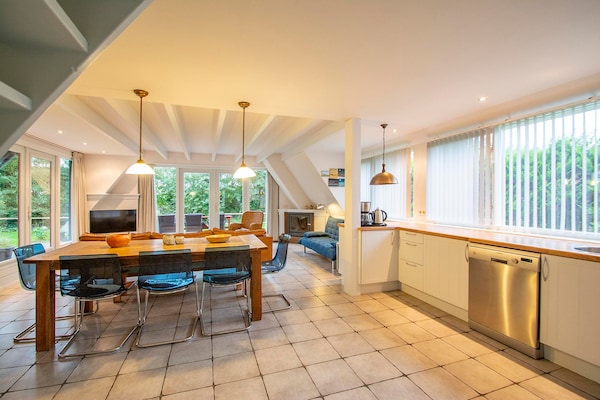 Villa Matisse: stijlvol familiehuis met omheinde tuin bij strand Callantsoog - thumbnail 3
