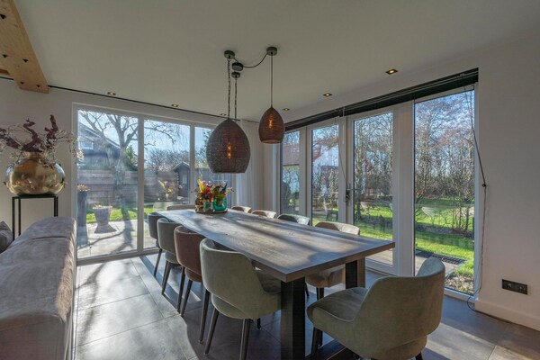 Luxe Villa Keizerskroon: modern comfort op 1,2 km van het Noordzeestrand - thumbnail 3