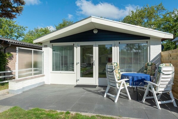 Authentiek strandhuis Garnekuul 52, op 10 minuten lopen van zee in Callantsoog - thumbnail 1