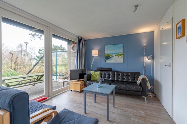 Vrijstaande familiebungalow bij strand van Callantsoog, autovrij park - thumbnail 2