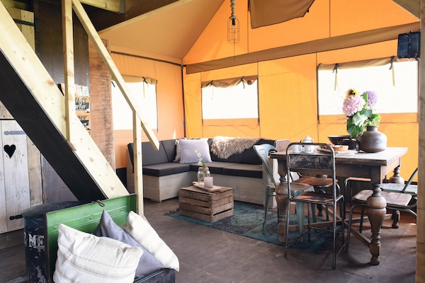 Beach Lodge Groot - Luxe safaritent op 1km van het strand in Callantsoog - thumbnail 2