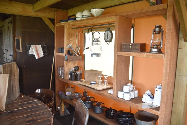 Beach Lodge Luxe in Callantsoog: safari-tent op 1km van het strand - thumbnail 5